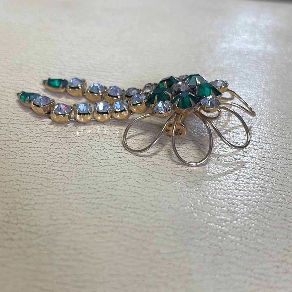 ๐Vintage Emerald Rhinestone Dangle Flower Brooch/Pendant - Picture 5 of 7